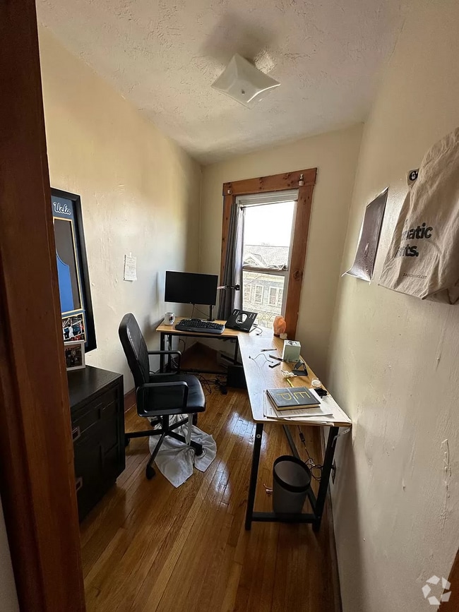 Building Photo - 100 River St Rental