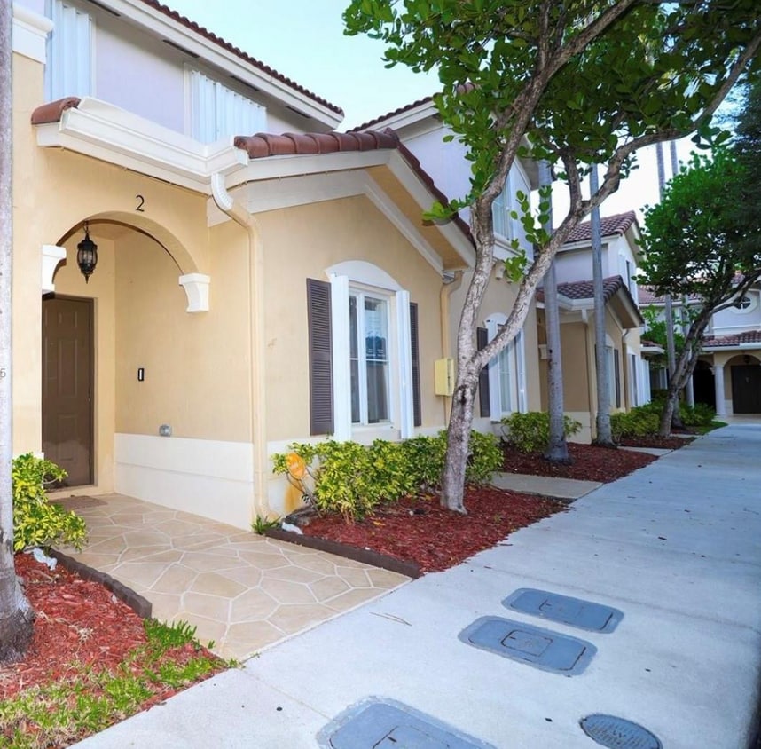 Photo - 9020 W Flagler St (Miami, FL)