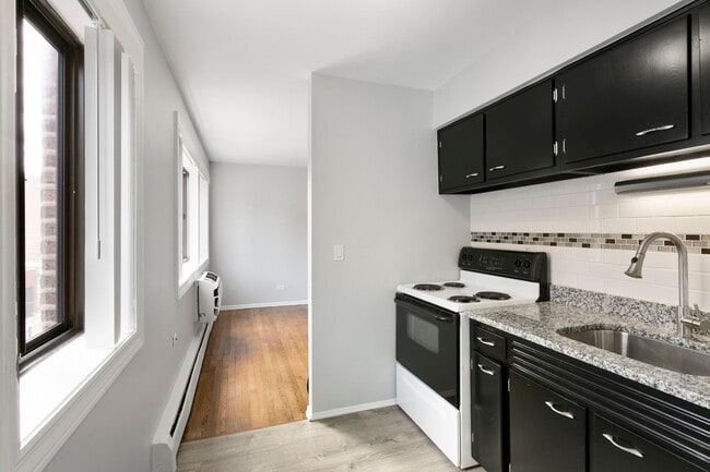 Photo - 6029 N Winthrop Ave