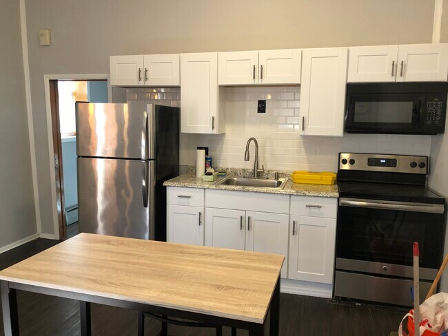 Photo - 2651 Reed St