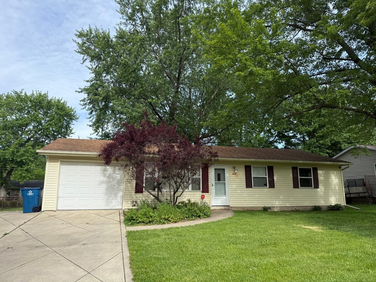 Photo - 616 Olympia Rd