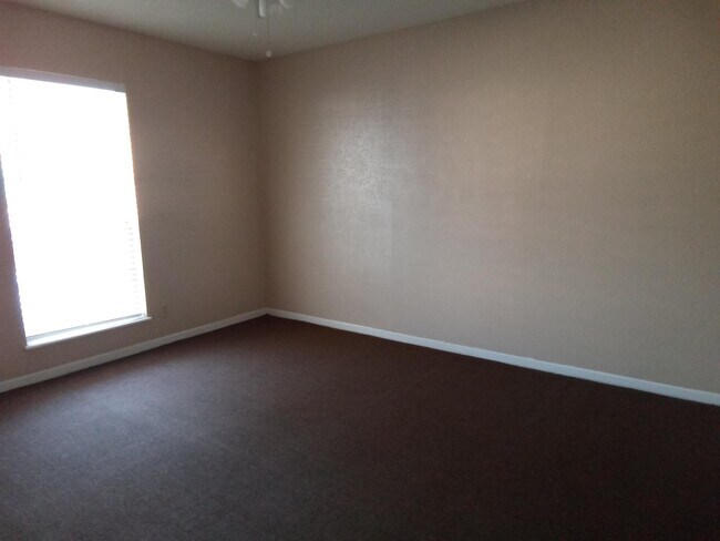 Photo - 102 Edwards Apt 25 St