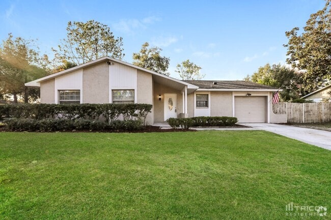 Building Photo - 1525 Guinevere Dr Rental