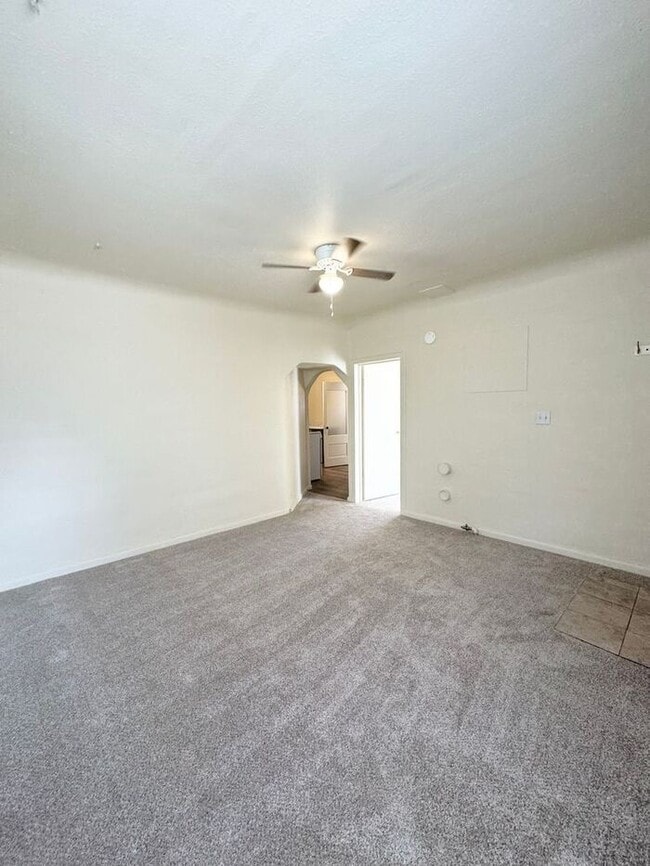 Photo - Cute 1 Bedroom, 1 Bathroom Unit Moments Away from CSU