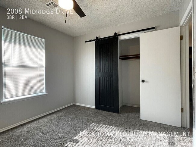 Photo - 2008 Midridge Dr