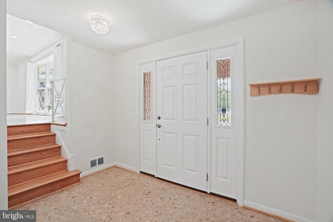Photo - 6607 Lone Oak Dr