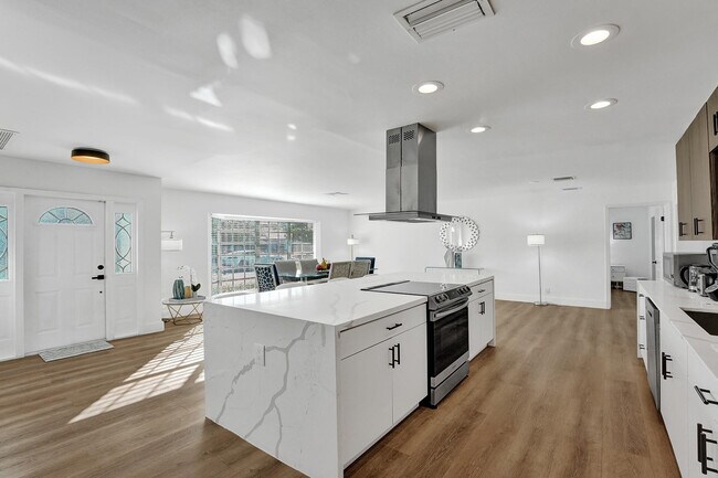 Photo - 4751 NE 29th Ave