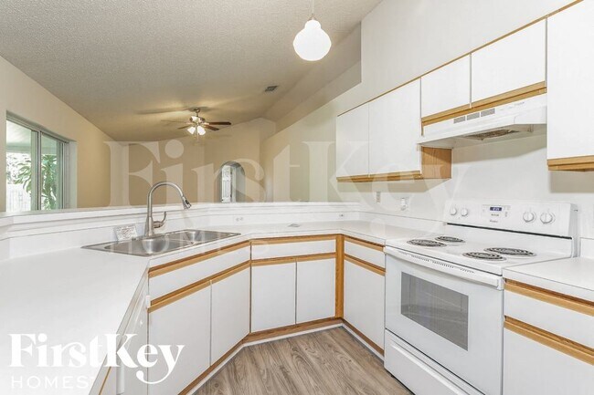 Photo - 1517 Fairlight St NW