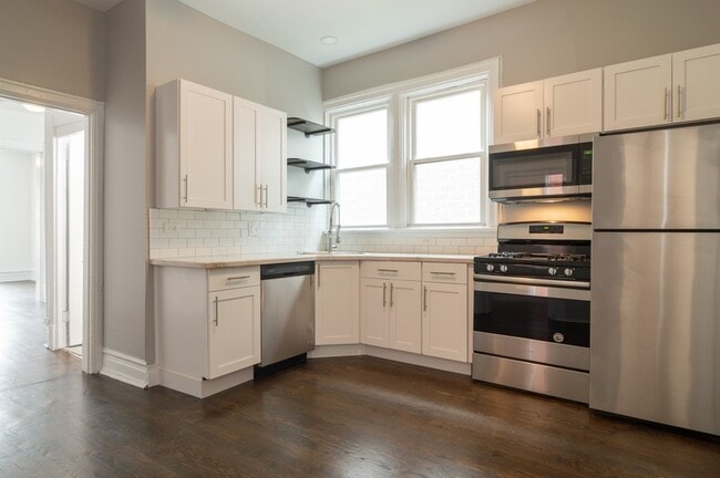 Building Photo - 1714 N Whipple St Unit 1A