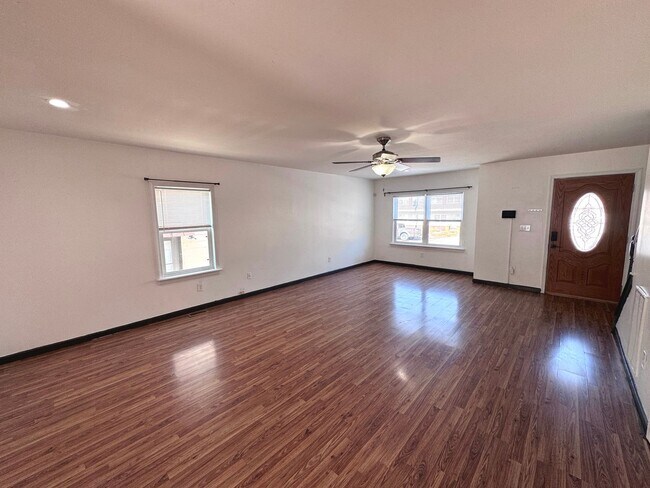 Photo - AVAILABLE NOW! 3/2.5 SINGLE FAMILY HOME