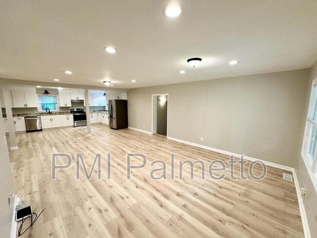 Photo - 948 Wateree Blvd