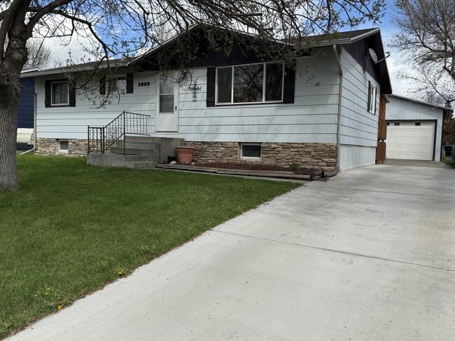 Photo - 1009 7th Ave House