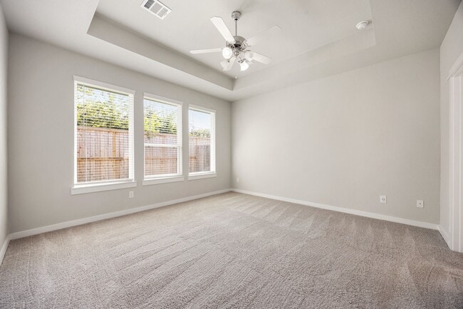 Photo - 33007 Carolyns Perfection Lp