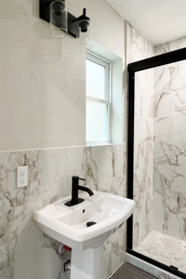 Photo - 4704 Greenbriar Dr