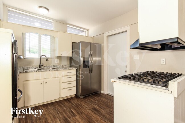 Photo - 8830 N 37th Ave