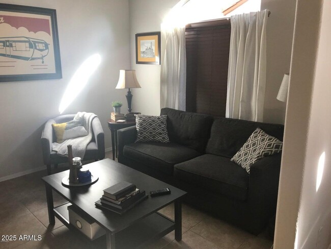 Photo - 2725 E Mine Creek Rd