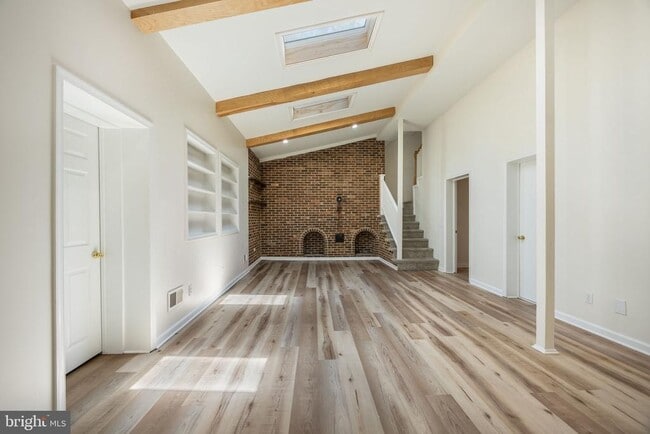 Photo - 208 Telegraph Rd