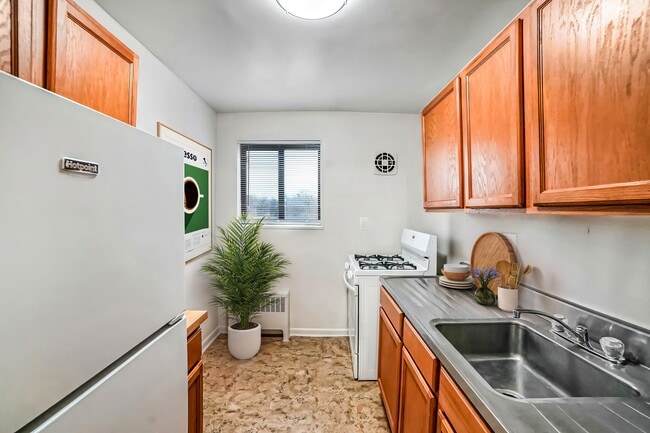 Photo - Sheridan Apartments