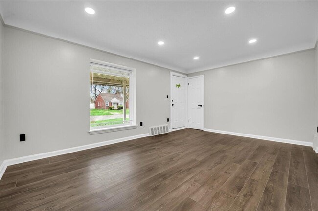 Photo - 9090 Stahelin Ave