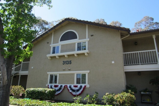 Building Photo - Well Kept 2 Bed/1 Bath Upstairs Condo in South Livermore Unit 203