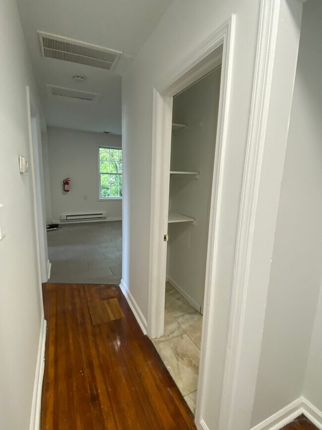 Photo - 1020 Sewall Ave Unit 1020 1/2