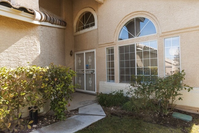 Photo - Good sized Summerlin home with large backyard