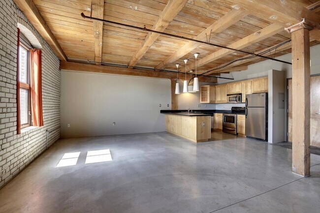 Photo - 127 5th St NE