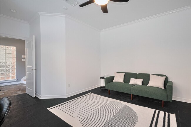 Photo - 3925 Floyd St