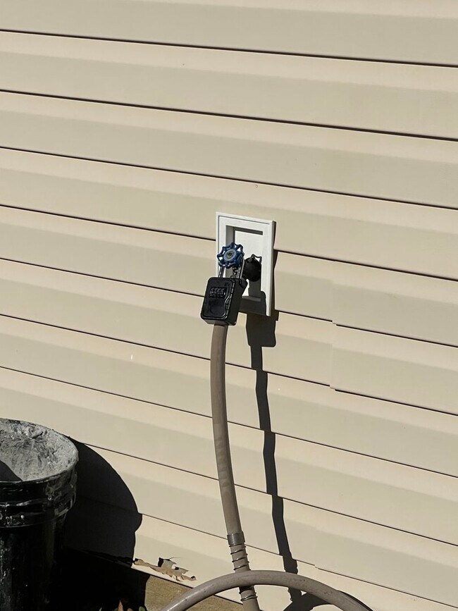 Photo - Your Haven Awaits in Havenbrook – Modern 4...