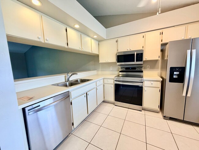 Photo - Cross Creek 2nd floor condo 2 bed 2 bath !!!!! Free Application!!