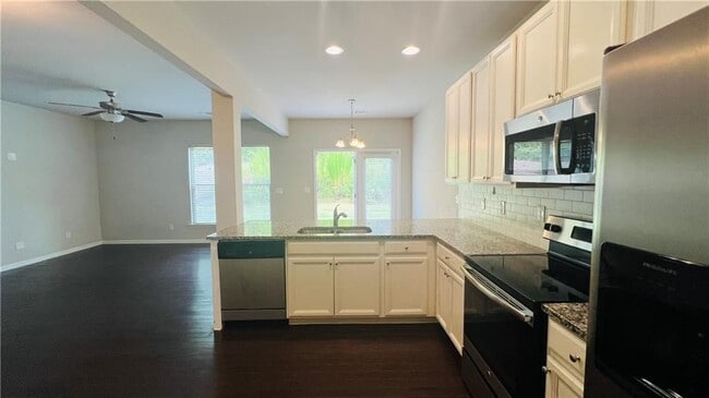 Photo - 256 Highland Pointe Cir E