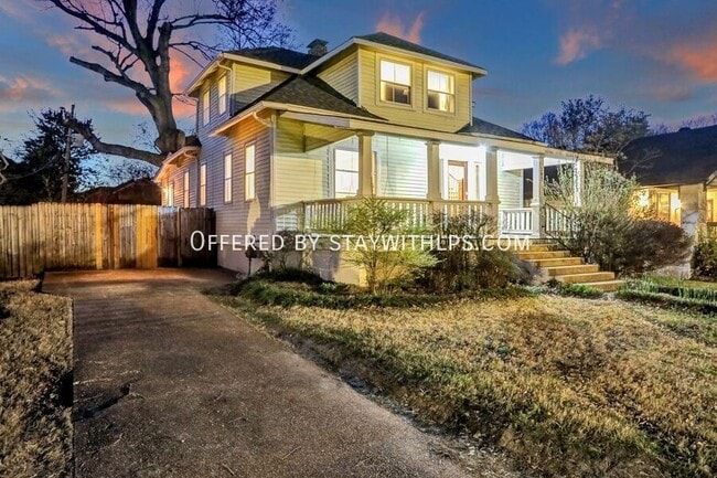 Building Photo - 397 Angelus St