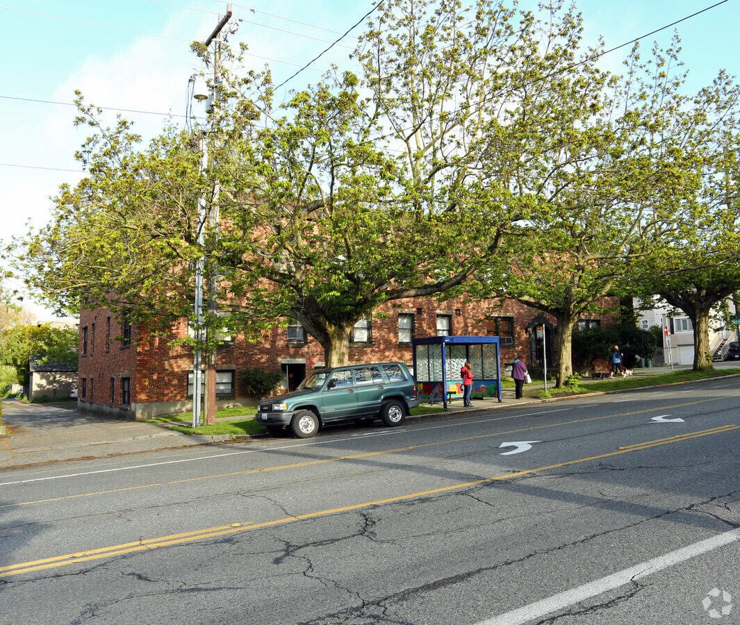 Photo - Maxwell Court