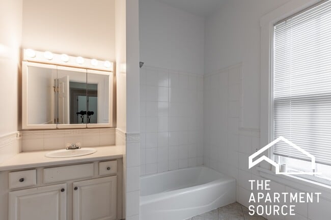 Photo - 4410 N Greenview Ave Unidad CH