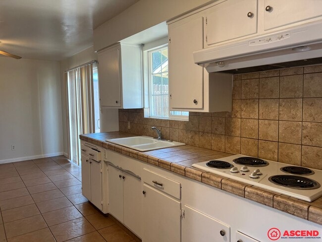 Photo - Charming 3-Bedroom Home with Spacious Layout in Northeast Bakersfield