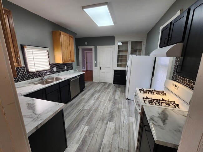 Kitchen 1 - 207 N 6th St Townhome