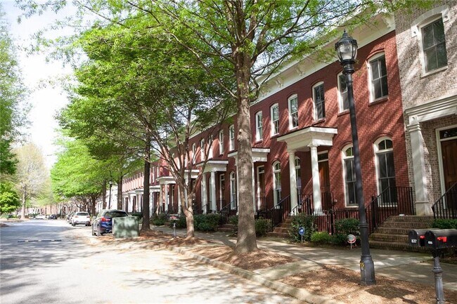 Photo - 839 Inman Vlg Pkwy NE
