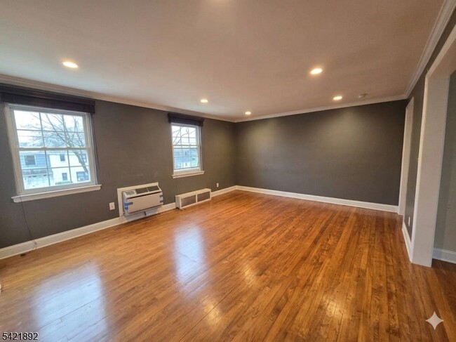 Photo - 112 Darwin Ave