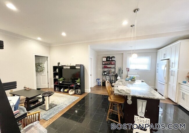 Photo - 32 Sumner St Unit 1