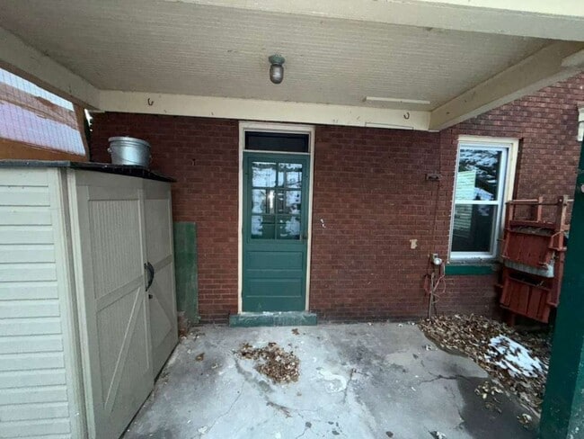 Photo - For Rent - 3 Bedroom 2 Bathroom