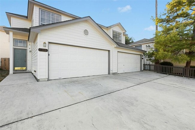 Photo - 808 Sagewood Trail