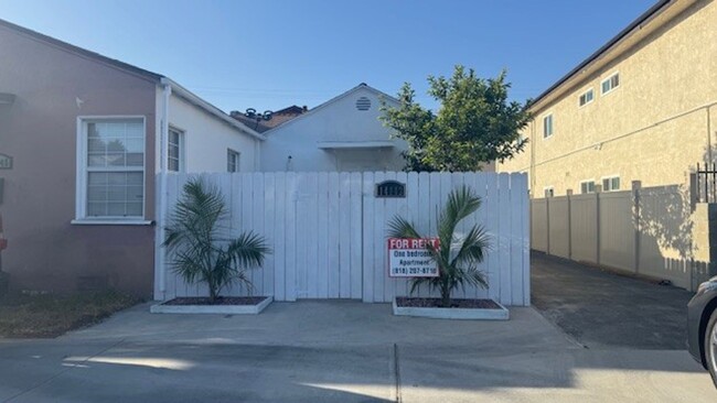 Nicely Updated Home with Enclosed Front Yard - Nicely Updated Home with Enclosed Front Yard