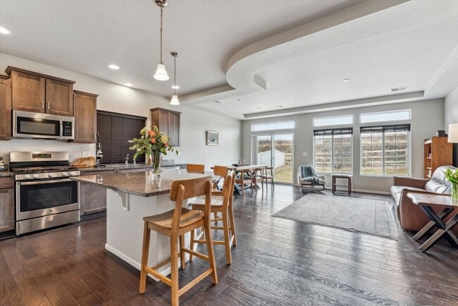 Photo - Beautiful 3 bedroom, 3 bath home backs to ...