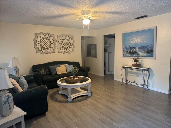 Photo - 2208 Valleybrook Ave