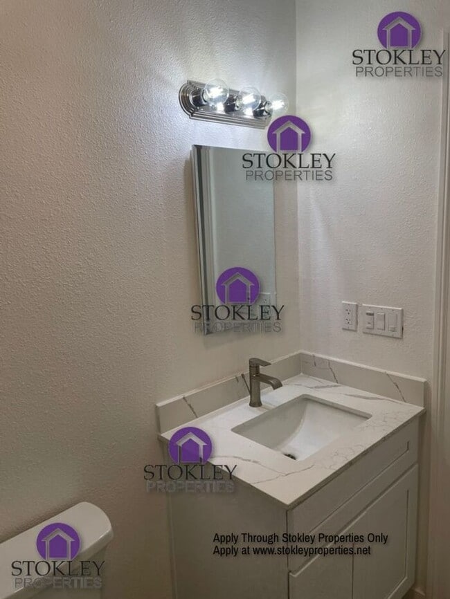 Photo - 1208 Willow St