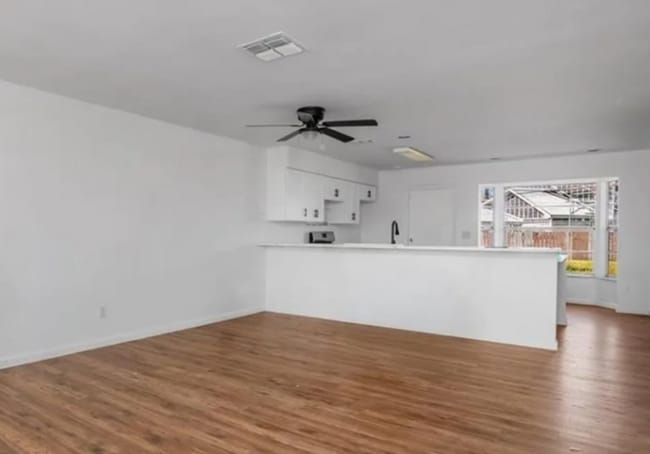 Photo - 1143 Joel Blvd