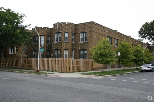Primary Photo - 6555 S California Ave