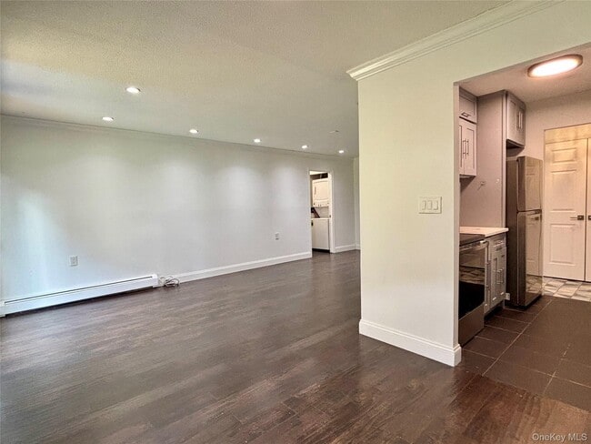 Photo - 12 Granada Crescent Unit 12