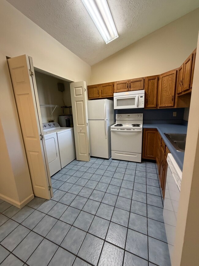 Photo - 150 Cypress Dr Unit 142