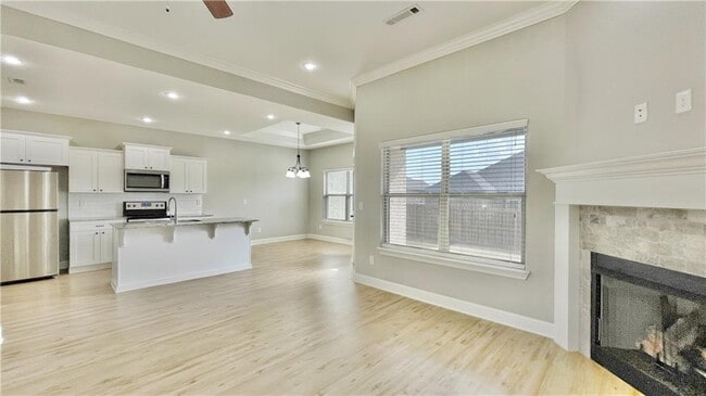 Photo - 610 Captain Hopkins St